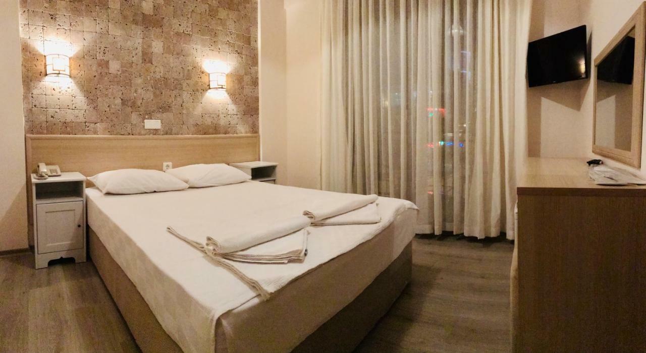 Bayram Hotel Cesme Exterior photo
